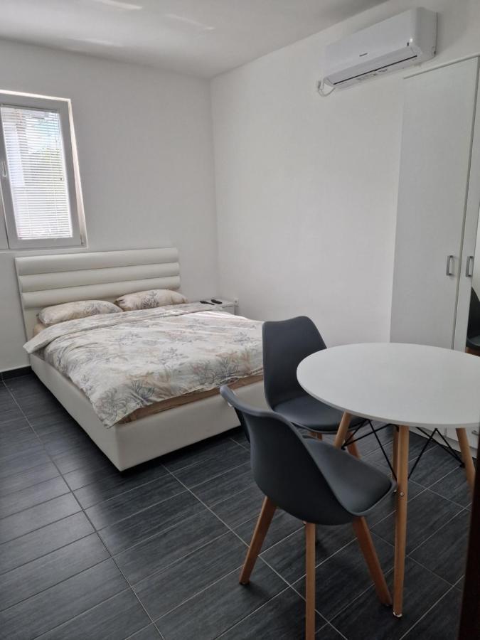 شقة Apartman Tolosi 2 بودغوريتْسا المظهر الخارجي الصورة